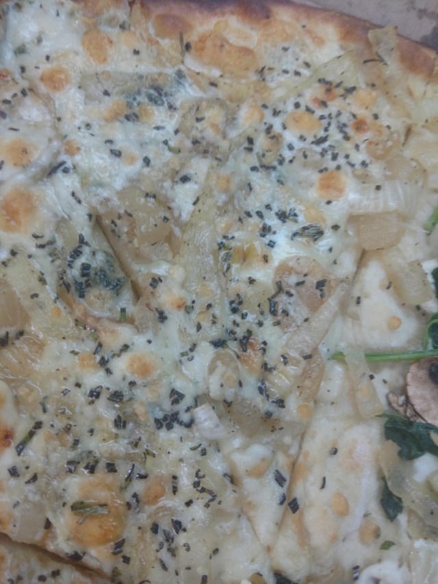 SocialPubOnionCrumbledBleuSlice