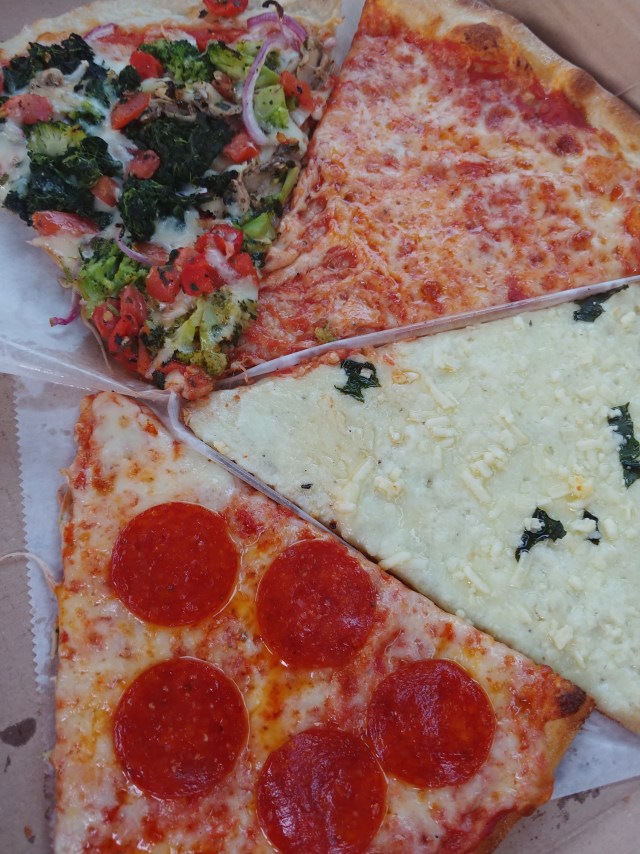 SammysFourPizzaSlices